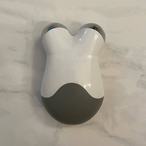 NuFACE Mini - Picture 2 of 3